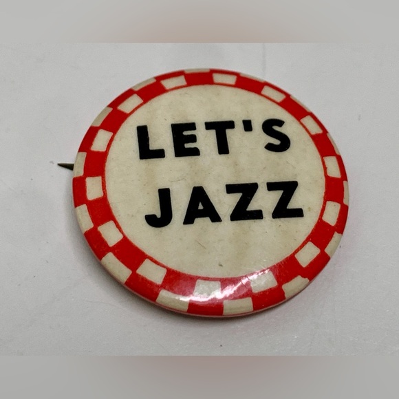 1940s WWII Era Antique Red White Checkered Pinback Button - Picture 1 of 10